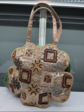 Embroidered Floral-Shaped Vintage Handbag/Crossbody Bag NWOT